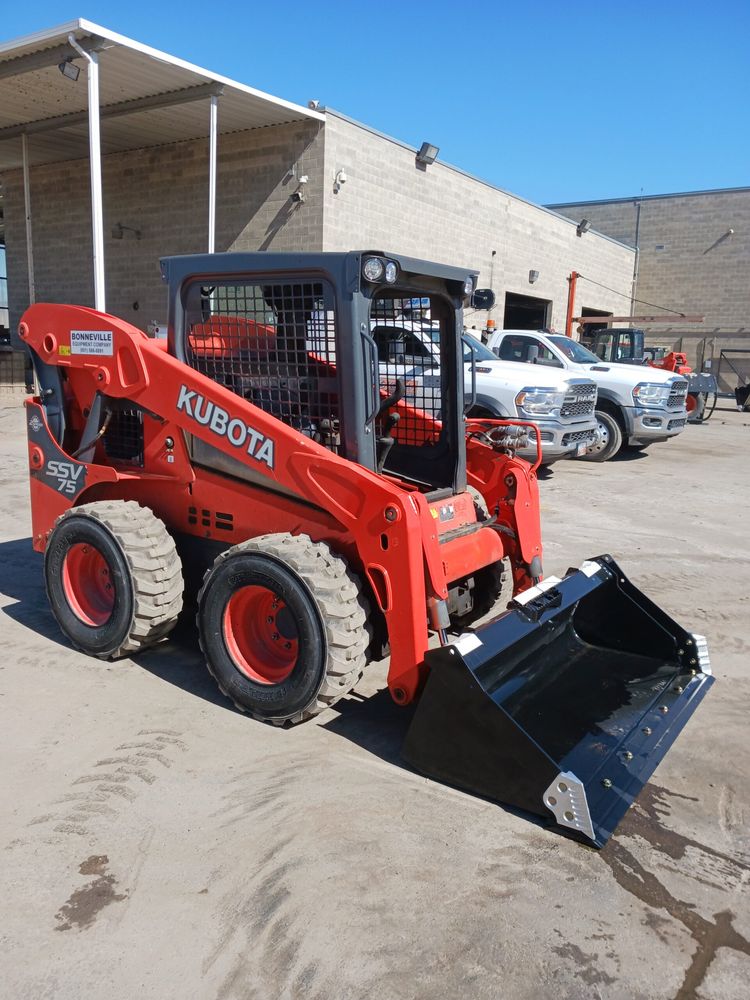 2016 KUBOTA SSV75